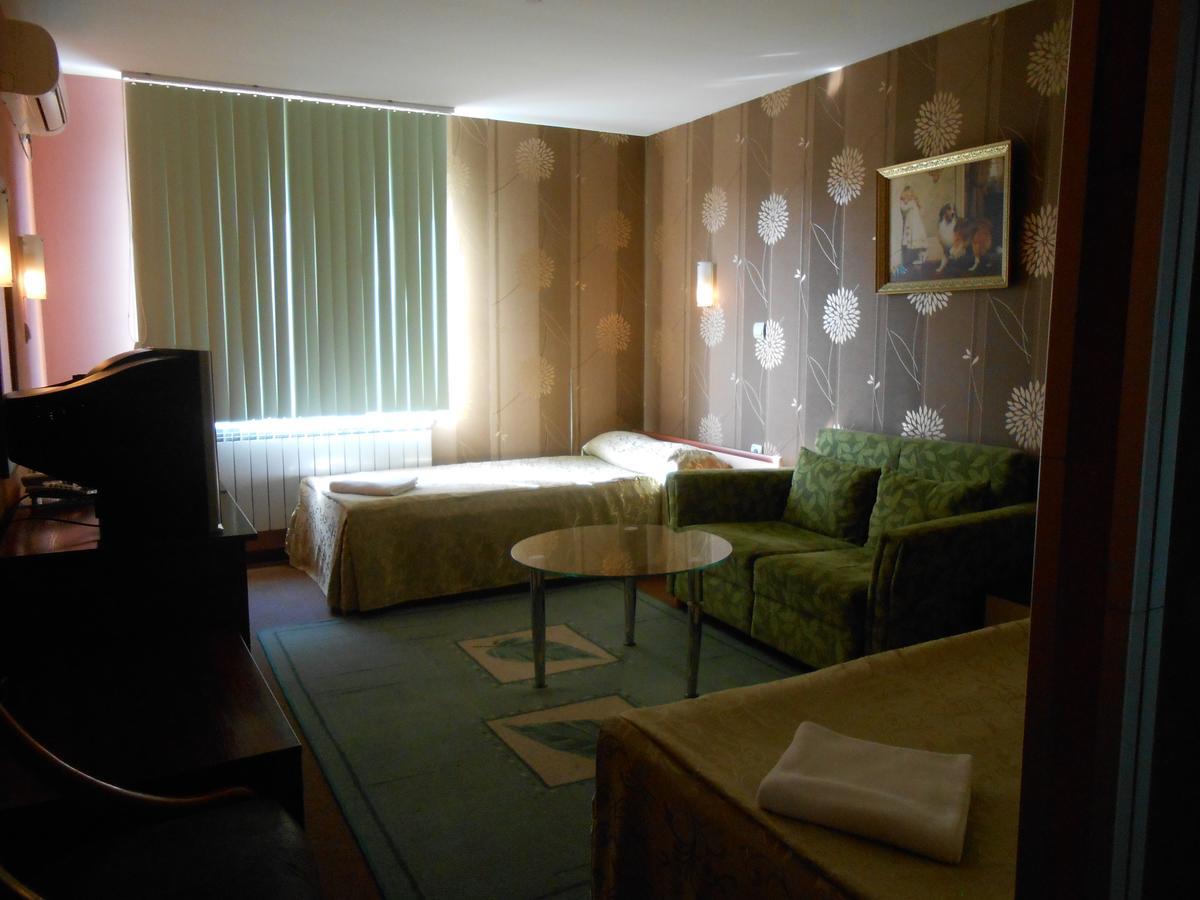 Hotel Kapri Yambol Ngoại thất bức ảnh